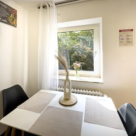 Apartament Immostay S#2 - Free Parking & Balkon, Wifi & Naehe Mercedes Benz *