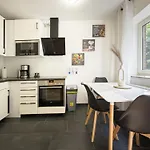 Immostay S#2 - Free Parking & Balkon, Wifi & Naehe Mercedes Benz *