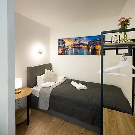 Apartment Immostay S#2 Zimmer - Free Parking & Balkon, Wifi & Naehe Mercedes Benz
