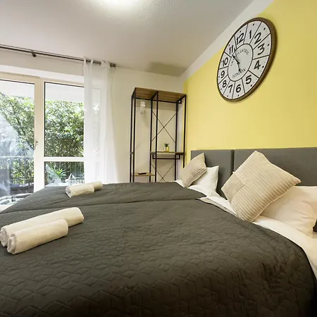 Apartment Immostay S#2 Zimmer - Free Parking & Balkon, Wifi & Naehe Mercedes Benz *
