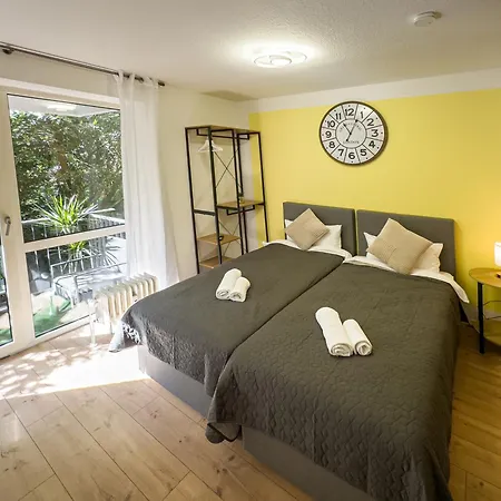 Immostay S#2 Zimmer - Free Parking & Balkon, Wifi & Naehe Mercedes Benz * BRE