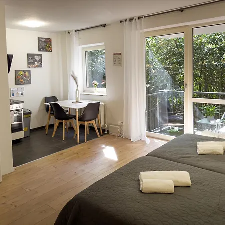 Immostay S#2 Zimmer - Free Parking & Balkon, Wifi & Naehe Mercedes Benz Apartment