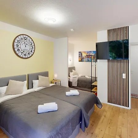 Apartment Immostay S#2 Zimmer - Free Parking & Balkon, Wifi & Naehe Mercedes Benz BRE