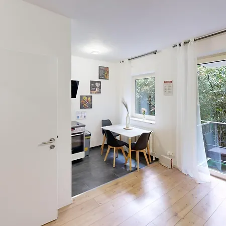 Immostay S#2 - Free Parking & Balkon, Wifi & Naehe Mercedes Benz *