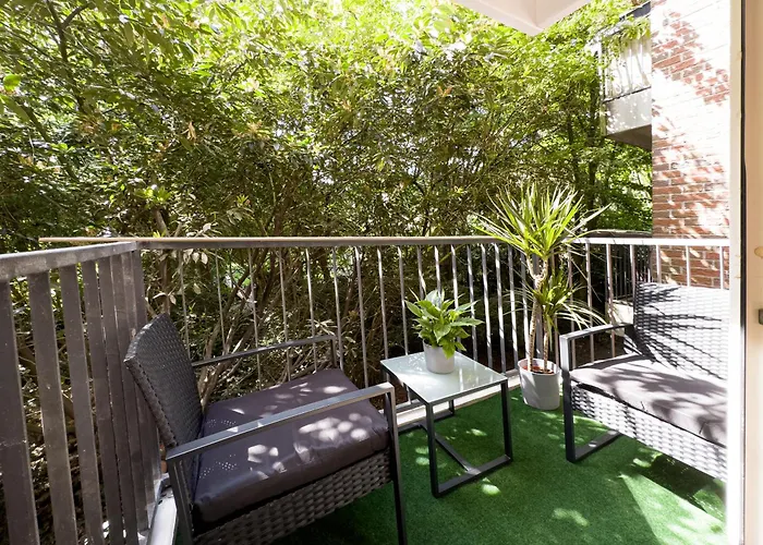 Immostay S#2 - Free Parking & Balkon, Wifi & Naehe Mercedes Benz Apartment